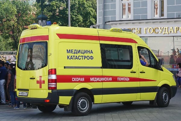 Скорая приехала на помощь пассажиру